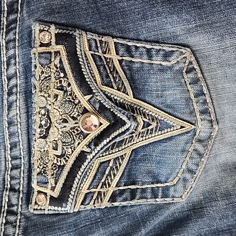 Vigoss capris with bling